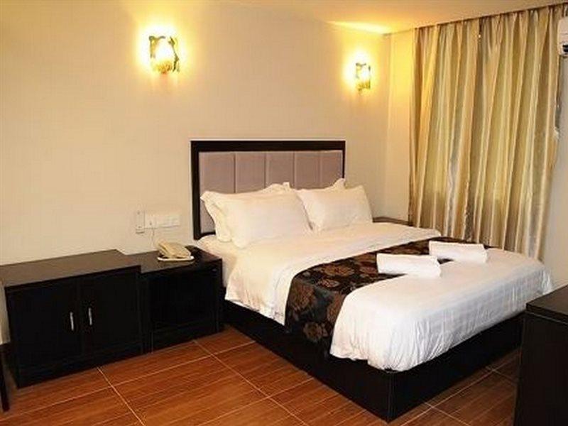 Kk Waterfront Hotel Kota Kinabalu Dış mekan fotoğraf