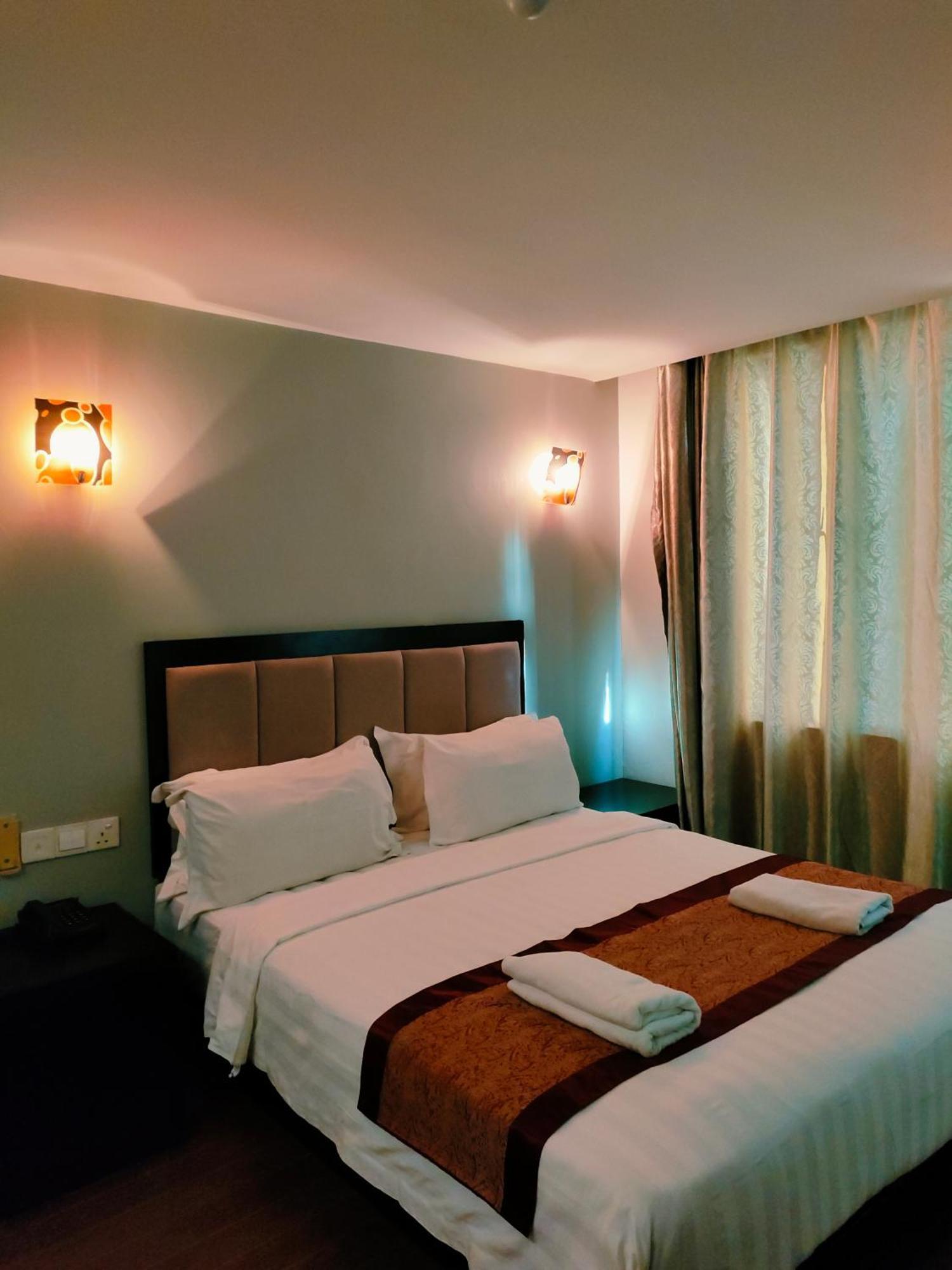 Kk Waterfront Hotel Kota Kinabalu Dış mekan fotoğraf